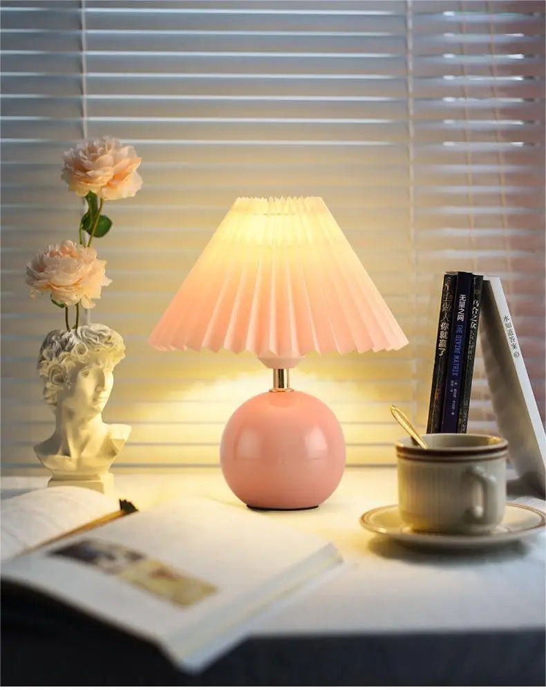Vintage Nordic Cream Pleated Wind Table Lamp Decorated with Ceramic Atmosphere Cute Warm Comfortable Bedroom Nightlight Shades Array